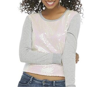 NWT Seventeen Heathered Grey With Pink Sequins Long Sleeve Top – Size Small ✨